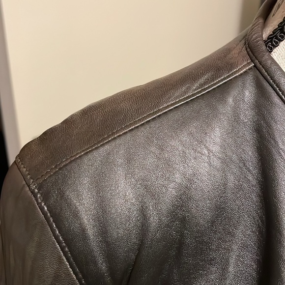 Liz Wear Women’s Leather Jacket-Rich Soft Leather-Zip Front-Front Pockets-Size M - Picture 3 of 9